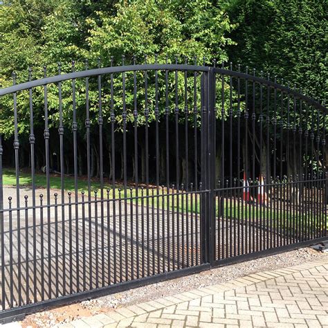 Today we primarily make railings, gates and fence for new and existing homes within 30 miles of pittsburgh. Wrought Iron Driveway Gates » Ironcraft
