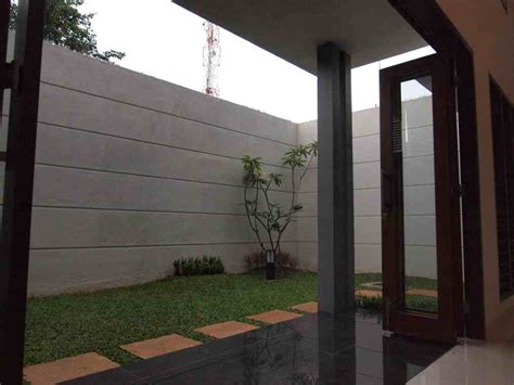contoh desain taman belakang rumah minimalis modern