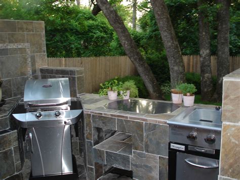 Basking in the sun or brunching with family, make your patio always ready. Reasons to make Outdoor kitchen on deck | Home Decorating ...