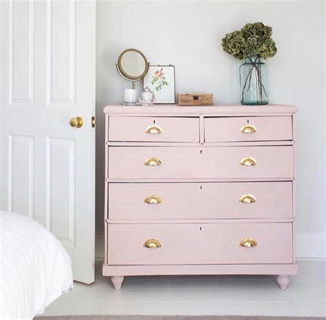 Pin by Suzy on Decor | Pink chest of drawers, Bedroom chest of drawers, Chest of drawers decor
