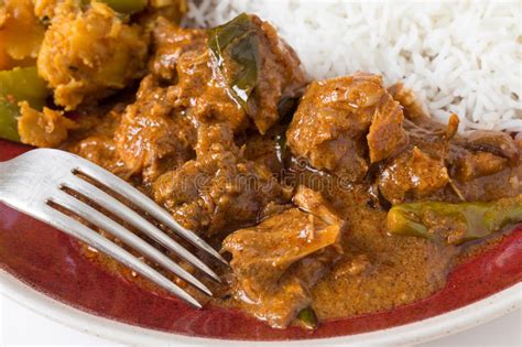 Prova a gustare la tradizione in chiave light! Curry Del Pollo Di Chettinadu Con Veg E Riso Immagine ...