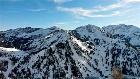 The 10 of the Greatest Mountain Ski Resorts in the USA - Best Snow Gear