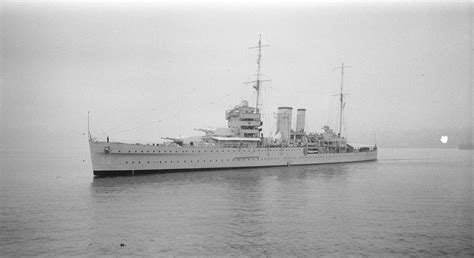 Photo HMS York At Vancouver British Columbia Canada 10 Aug 1938