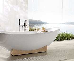 Präzise kanten und filigrane seitenwände machen die freistehende badewanne aus quaryl® zum. Freistehende Badewannen von Villeroy & Boch