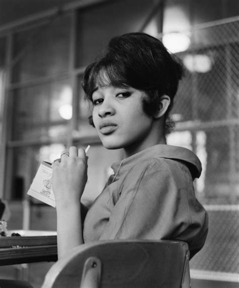 Obituary Ronnie Spector Of The Ronettes Dead At 78 Riff Magazine