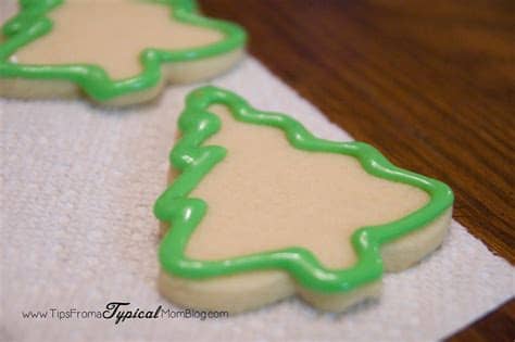Royal icing is used for cake and cookie decoration and it's especially handy for putting together gingerbread houses as it acts like hard if you require a stiffer icing, add a little more powdered sugar at this point. Royal Icing without Egg Whites or Meringue Powder | Recipe ...