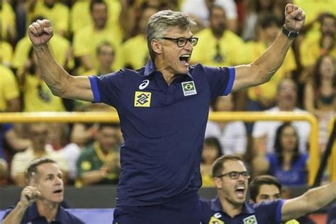 Renan dal zotto, técnico da seleção de vôlei, deixa cti e segue em boa recuperação. Melhor jogador de vôlei do mundo! Top 10 atual e da história