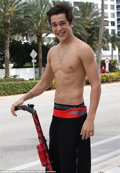 Austin Mahone Strips Off His T Shirt After Fans Spray Him With Silly