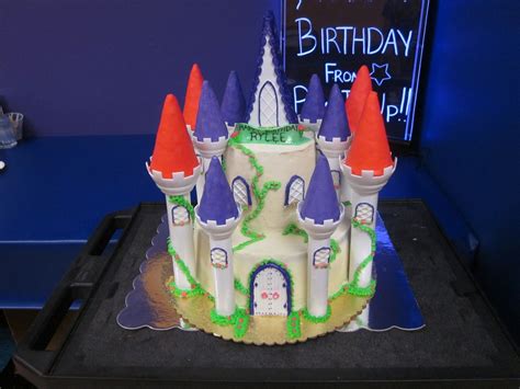 Castle Birthday Party Cake Party Cakes Medieval Party Castle Cake Pump It Up Awesome Cakes