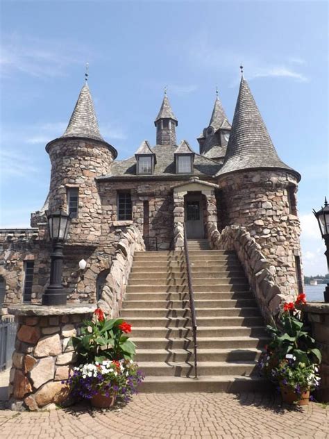 The ballroom is one of the most elaborate spaces in the castle, adorned with state of the art crowned molding and designed with dramatic lighting used to illuminate what should have been many evenings of entertainment on heart island. Boldt Castle ~ Alexandria Bay, New York (With images ...