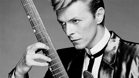 profil dan biografi musisi david bowie lengkap