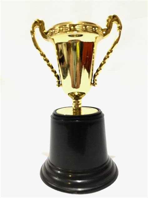 El actual trofeo joan gamper tiene un precedente en la copa gamper, un torneo que el club instituyó en 1913 en homenaje al fundador del club, tras dejar la presidencia. 10 Copa Trofeo Plastico Premio Color Oro Deporte1 - $ 339 ...