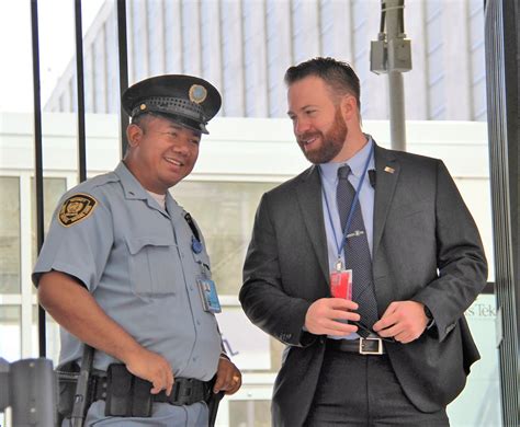 A Dss Special Agent Coordinates With A Un Security Officer Flickr