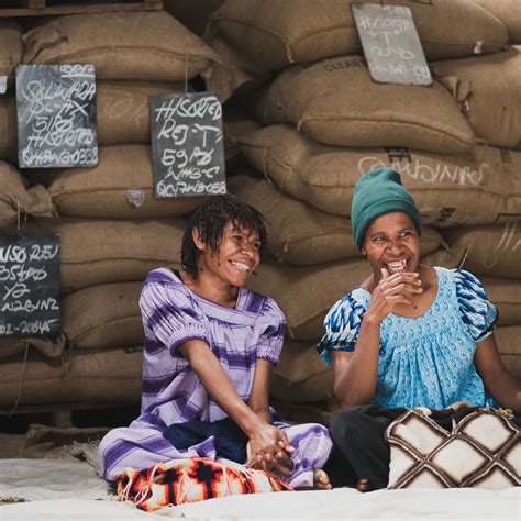 Papua new guinea official languages and mostly spoken dialects are english, tok pisin, hiri motu, ethnics groups Cafe Imports | Papua New Guinea