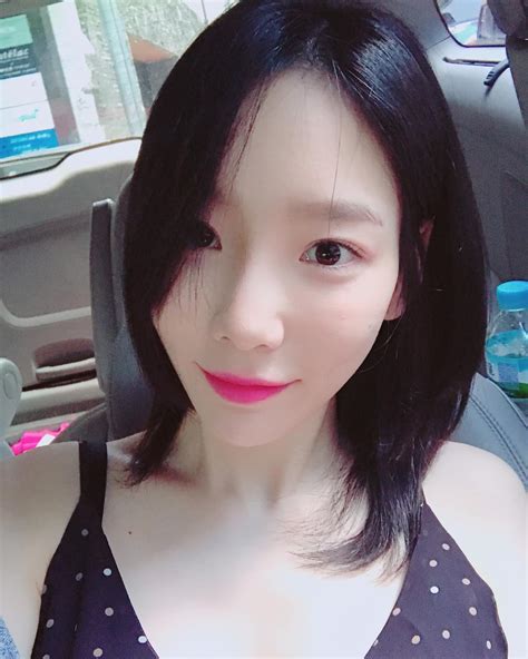 Snsd Taeyeon Delights Fans With Her Beautiful Selfie Wonderful Generation