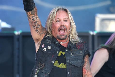 Vince Neil Has Hand Surgery To Correct Vikings Disease