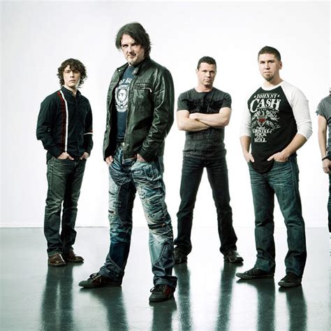 Tout ces humoristes sont québécois!) je regarde les humoristes à la télé. Jean-Francois Dubé de Noir Silence est papa | Hollywoodpq.com