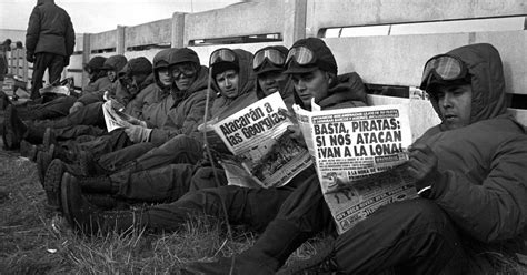 A 36 Años Emotivas Imágenes De Los Soldados Argentinos En Malvinas