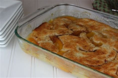 Her dishes are not only easy but slap down delicious. Paula Deen Apple Cobbler Recipe / Peach Blackberry Cobbler ...