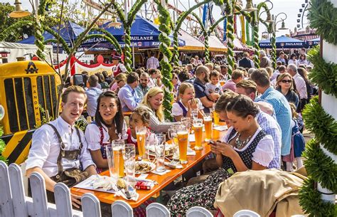 Das oktoberfest findet seit 1810 auf der theresienwiese in der bayerischen landeshauptstadt münchen statt und wird jahr für jahr von rund sechs millionen menschen besucht; Oktoberfest München 2020 bezoeken? Toegang + festival info
