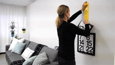 How To Hang 3 Picture Frames Vertically With Hang And Level™ Youtube