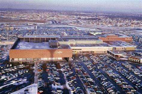 Heres What The First Modern Shopping Mall In America Looked Like