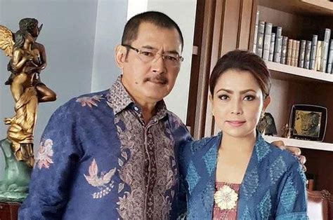 1998 boleh dibilang sebagai tahun terburuk dalam sejarah perekonomian indonesia. Bambang Trihatmodjo Dicekal ke Luar Negeri karena Hutang ...