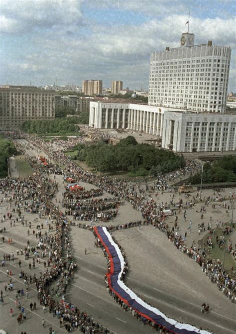 the august coup images seventeen moments in soviet history