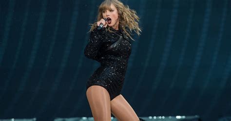 Taylor Swift Is Hilariously Shocked When Fan Proposes At Her Show