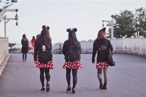[culture] disneyland japanese schoolgirls playground japanese kawaii idol music culture news
