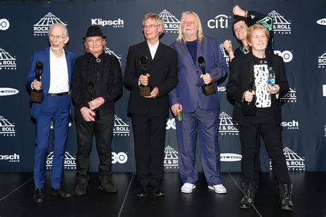 Yes Steve Howe Alan White Talk Rock Hall Of Fame Reunion Rolling Stone
