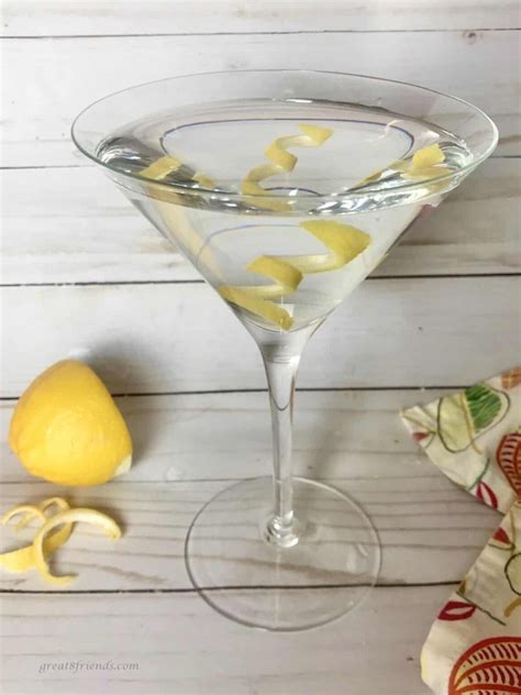 The Gin Martini… A Classic Cocktail - Great Eight Friends