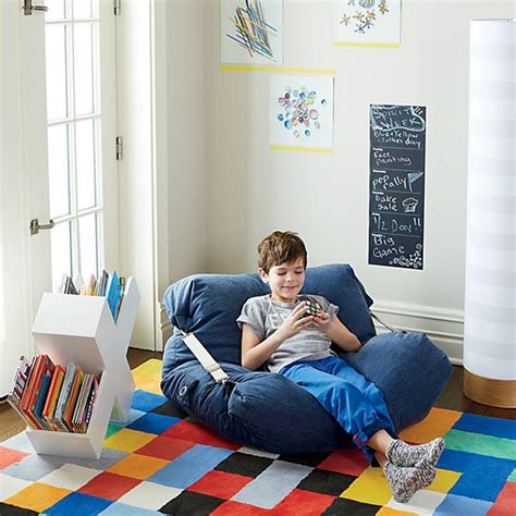 Despite the large number of sites for kids, our free kids chat remain the best out of all that giving you the chance to make new younger friends, girls and boys from all over the world. 3 Fun Kid Hangout Room Ideas | Crate and Barrel
