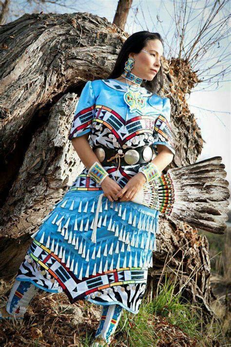Pin By Osi Lussahatta On Ndn Native American Clothing Native American Dress Native American