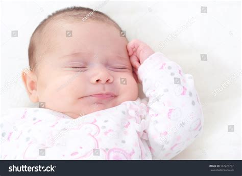 New Born Baby Girl Sleeping Portrait Stock Photo 167226797 Shutterstock