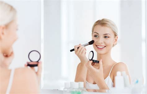 Comment Bien Se Maquiller 6 Astuces Pour Souligner Votre Beauté Naturelle