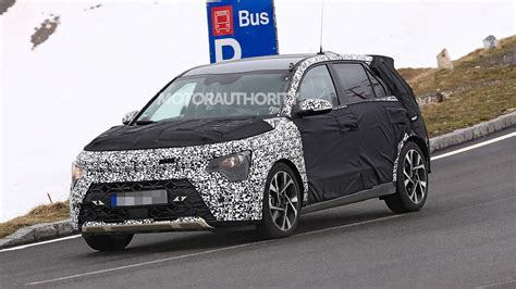 2023 Kia Niro Spy Shots Radical Look Pegged For Compact Crossover