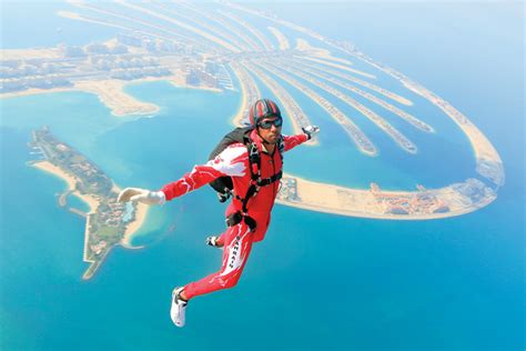 الإمارات رائدة القفز بالمظلات في المنطقة الرياضي كل الألعاب البيان