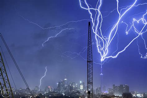 This Lightning Photo Is So Amazing That I Thought It Was Fake Gizmodo
