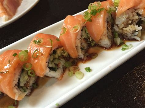 Salmon And Salmon Skin Roll At Japonessa In Seattle Food Salmon Sashimi Sushi Love