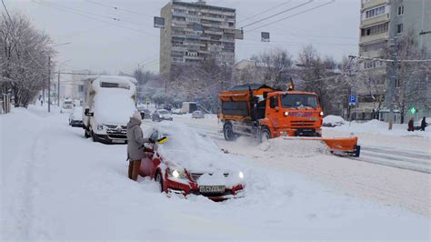 Massive Snowstorm Delays Flights Cancels School In Moscow Fox News