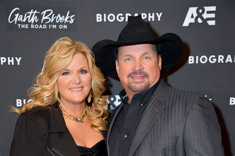 Trisha Yearwood Dishes On What Surprised Her Most About Husband Garth Brooks News Cmt
