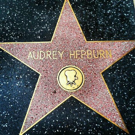 Audrey Hepburn Walk Of Fame Audrey Hepburn Awards Six0wllts