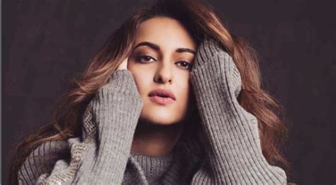 Sonakshi Sinha Launches Campaign To End Cyberbullying Entertainment News