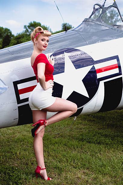100 World War 2 Pinup Girls Stock Photos Pictures And Royalty Free