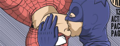 El Beso Entre Spider Man Y Batman Para La Revista Pacific San Diego