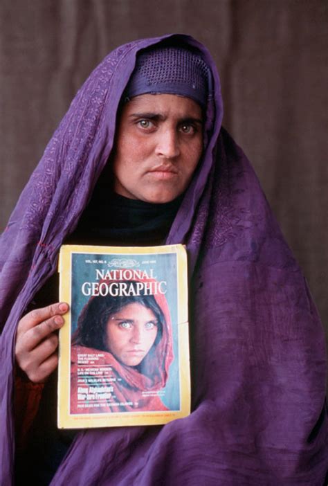 The Story Of Steve Mccurry And Sharbat Gula The Afghan Girl