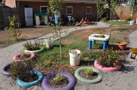 All of us have vehicles at our houses and we keep replacing the old tires with new ones, so this is something that we come across every couple of years so this was badly this is something classic i would say, because it has got an old fashioned shape of a huge container which is basically a planter. Creative Colorful DIY Projects On How To Reuse Old Tires