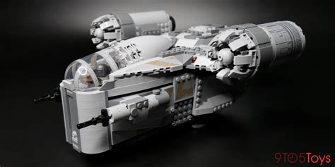 Lego Ucs Razor Crest Launching With 6200 Bricks