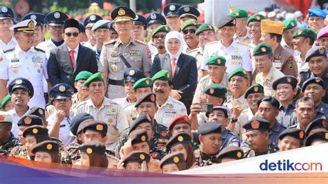 Peringati Hari Bela Negara Khofifah Ajak Cinta Tanah Air Untuk